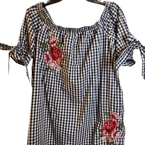 No Comment large black and white gingham plaid embroidery  flowers